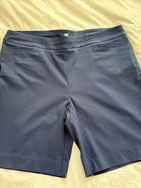 Chico’s Classic Navy Women's Stretch Shorts